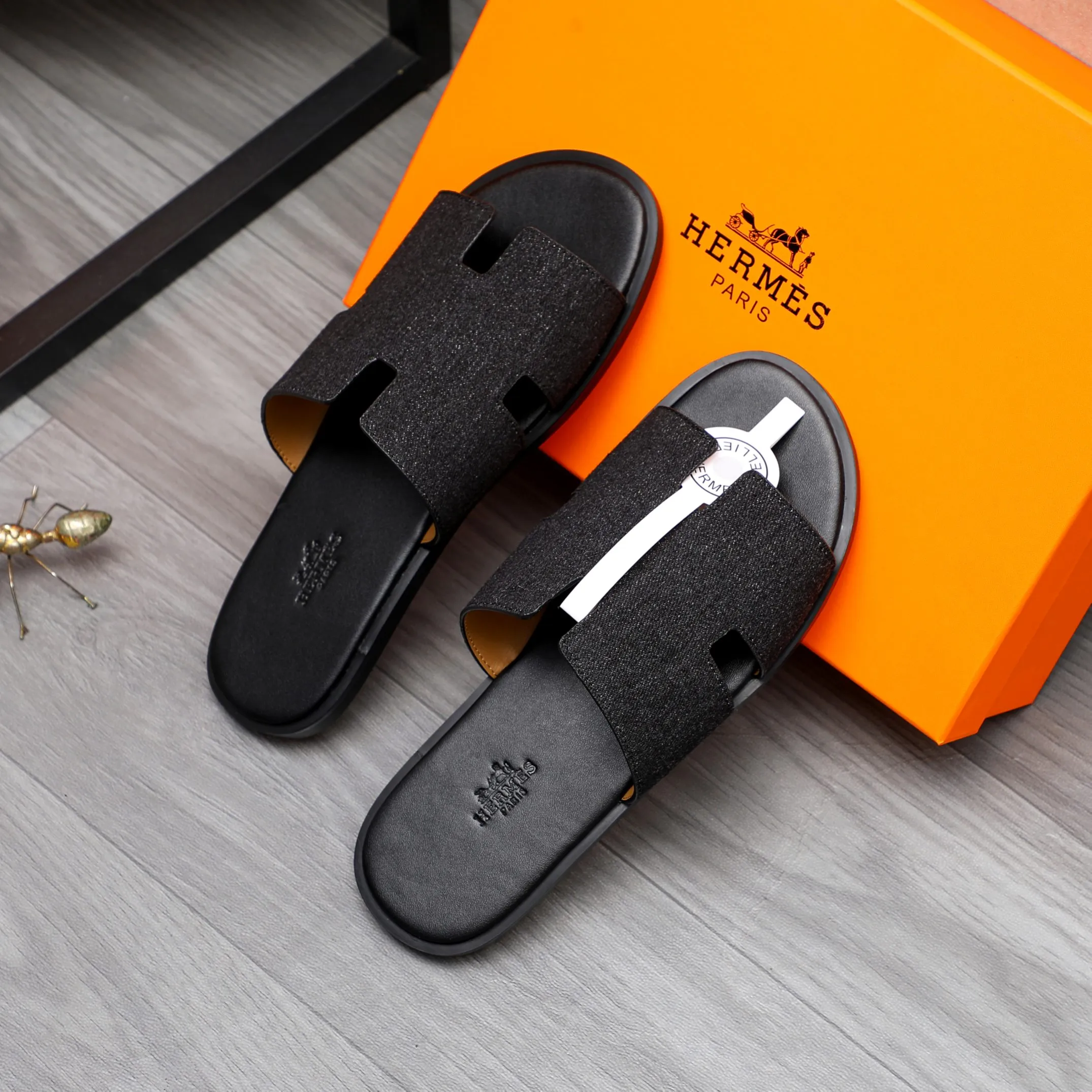 Men's shoes 💰280 Product trademark: Hermes "Hermes" slippers True size: 38-46 Product material: Denim breathable upper, microfiber lining, original outsole